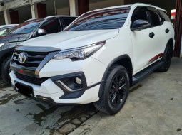 Toyota Fortuner VRZ TRD 2.4 Diesel AT ( Matic ) 2020 Putih Km Low 15rban Good Condition Siap Pakai 3