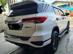 Toyota Fortuner VRZ TRD 2.4 Diesel AT ( Matic ) 2020 Putih Km Low 15rban Good Condition Siap Pakai 5