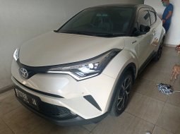 Toyota C-HR 1.8 L HV CVT Dual Tone 2019 2