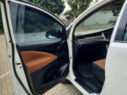 Toyota Kijang Innova 2.0 G MPV Bensin AT 2016 Putih DP 13,9 Jt No Pol Genap 18