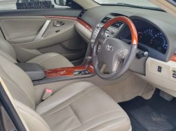 Toyota Camry V 2011 5