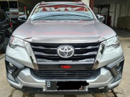 Toyota Fortuner VRZ TRD 2.4 Diesel AT ( Matic ) 2019 Silver Km 42rban  Kick Sensor Siap Pakai