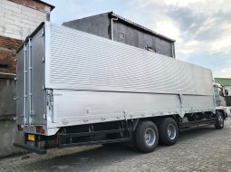 8 ban baru Mitsubishi Fuso build up 6D24 tronton 6x2 wingbox 2008 4