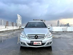 Mercedez Benz B180 Panoramic Silver Metalik Tahun 2009 1