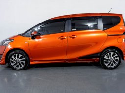 Toyota Sienta Q CVT 4