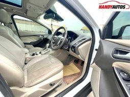 Ford Focus Titanium Sunroof 2.0 Hatchback Tahun 2012 Putih Metalik