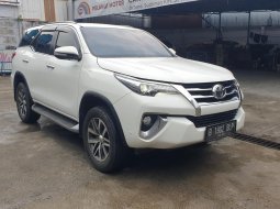 Toyota Fortuner VRZ 2.4 AT 2017 KM Low 2