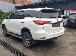 Toyota Fortuner VRZ 2.4 AT 2017 KM Low 6