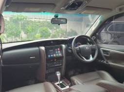 Toyota Fortuner VRZ 2.4 AT 2017 KM Low 7