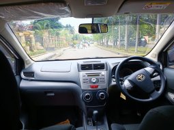 Toyota Avanza Veloz 2013 Putih AT antik Like new PROMO 2