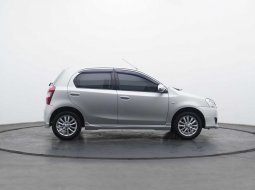 Toyota Etios Valco G Silver 4