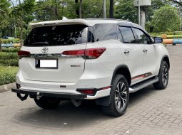 Toyota Fortuner 2.4 TRD AT 2019 Putih 6