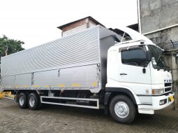 MULUS+8banBARU MURAH Mitsubishi Fuso build up tronton 6x2 Wingbox 2010 2