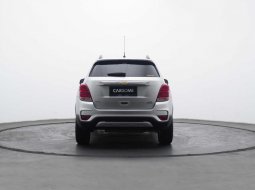 Chevrolet TRAX LTZ 2017 Silver 3