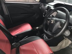 Toyota Etios Valco G MT 2016 4