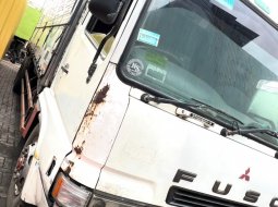 Super great Mitsubishi Fuso build up 6D24 tronton 6x2 wingbox 2009 2
