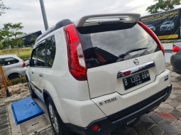 Nissan X-Trail ST 2011 SUV 10