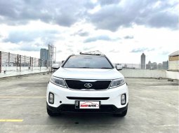 Kia Sorento 2.4 Tahun 2013 Automatic Putih Metalik
