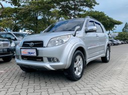 TOYOTA RUSH 1.5 S AT MATIC 2010 SILVER GOOD CONDITION
