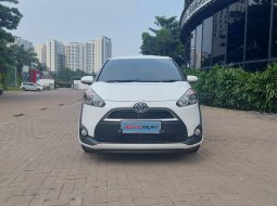 TOYOTA SIENTA 1.5  V AT MATIC 2019 PUTIH ISTIMEWA 2