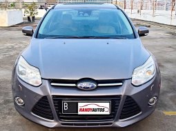 Ford Focus Titanium Sunroof 2.0 Tahun 2012 Abu Tua Automatic 1