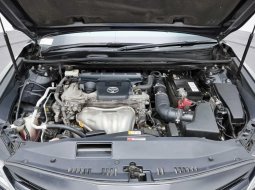 Toyota Camry 2.5 V 2019 Hitam 7