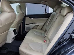 Toyota Camry 2.5 V 2019 Hitam 14