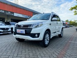Daihatsu Terios 1.5 R M/T 2016 Putih KM Rendah Istimewa