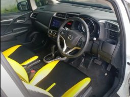 Honda Jazz RS CVT 2015 SUV 6