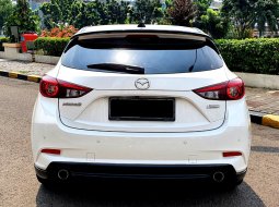 Km13rb Mazda 3 Hatchback 2019 Hatchback putih cash kredit proses bisa dibantu 5