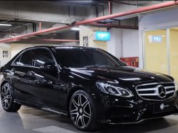 Rare Mercedes-Benz E-Class E 400 AMG Plus 2014 Hitam