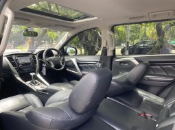 Mitsubishi Pajero Sport Dakar 4x2 AT 2017 Hitam 8
