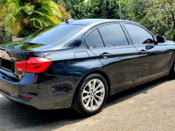 BMW 3 Series 320i M Sport hitam 2017 km 35 rban cash kredit proses bisa dibantu 12