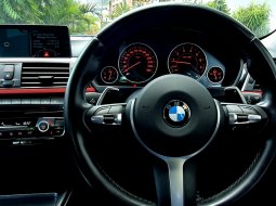 BMW 3 Series 320i M Sport hitam 2017 km 35 rban cash kredit proses bisa dibantu 13