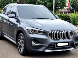BMW X1 sDrive18i xLine 2020 abu 9rban mls sunroof cash kredit proses bisa dibantu