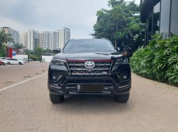 TOYOTA FORTUNER 2.4 VRZ TRD AT MATIC 2021 HITAM KM 17 RB
