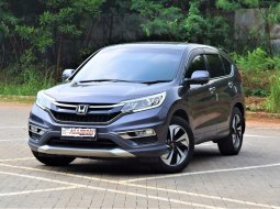 Honda CR-V 2.4 2.4 Prestige SUV AT 2015 Abu Abu Dp 5,9 Jt Sunroof No Pol Genap