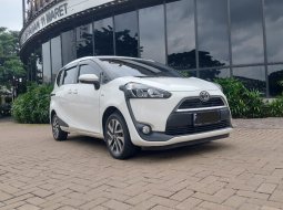 Toyota Sienta V 2019 Putih