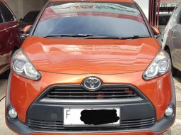 Toyota Sienta V A/T ( Matic ) 2017 Orange Km 68rban Mulus Siap Pakai