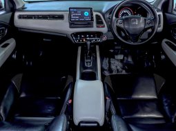 Honda HRV 1.8 Prestige AT 2017 Abu-Abu 14