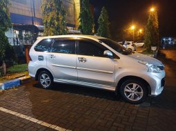Toyota Avanza Veloz 1.5 Manual 2012 Tangan 1
