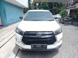 Toyota Venturer 2.4 A/T DSL 2018 Putih