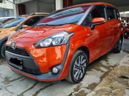 Toyota Sienta V AT ( Matic ) 2017 Orange Km Low 68rban Siap Pakai Pajak Panjang 2024 3