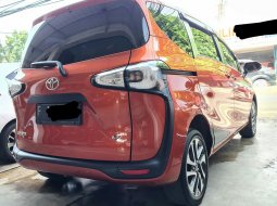 Toyota Sienta V AT ( Matic ) 2017 Orange Km Low 68rban Siap Pakai Pajak Panjang 2024 5