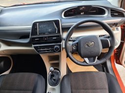 Toyota Sienta V AT ( Matic ) 2017 Orange Km Low 68rban Siap Pakai Pajak Panjang 2024 10