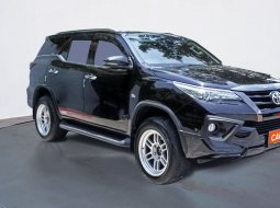 Toyota Fortuner 2.7 SRZ TRD AT 2020 Hitam