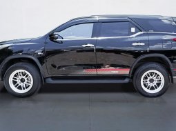 Toyota Fortuner 2.7 SRZ TRD AT 2020 Hitam 5