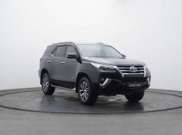 Toyota Fortuner 2.4 VRZ AT 2016 Hitam 1