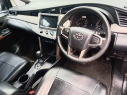 Toyota Kijang Innova 2.0 G 2018 Abu-abu 8