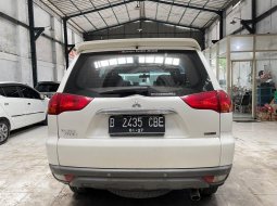 Mitsubishi Pajero Dakar Tahun 2012 Warna Putih metalik  9